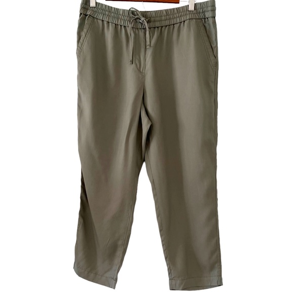 Talbots NEW Pull On Elastic Waist Capri Pants In Light Olive Size 12P - Picture 1 of 14
